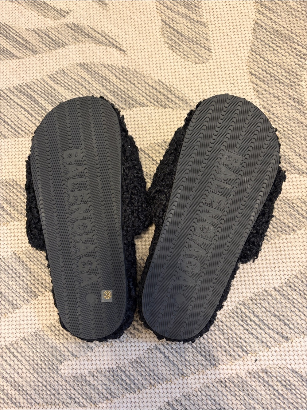 Balenciaga fluffy shearling slide sandals - Picture 2 of 3